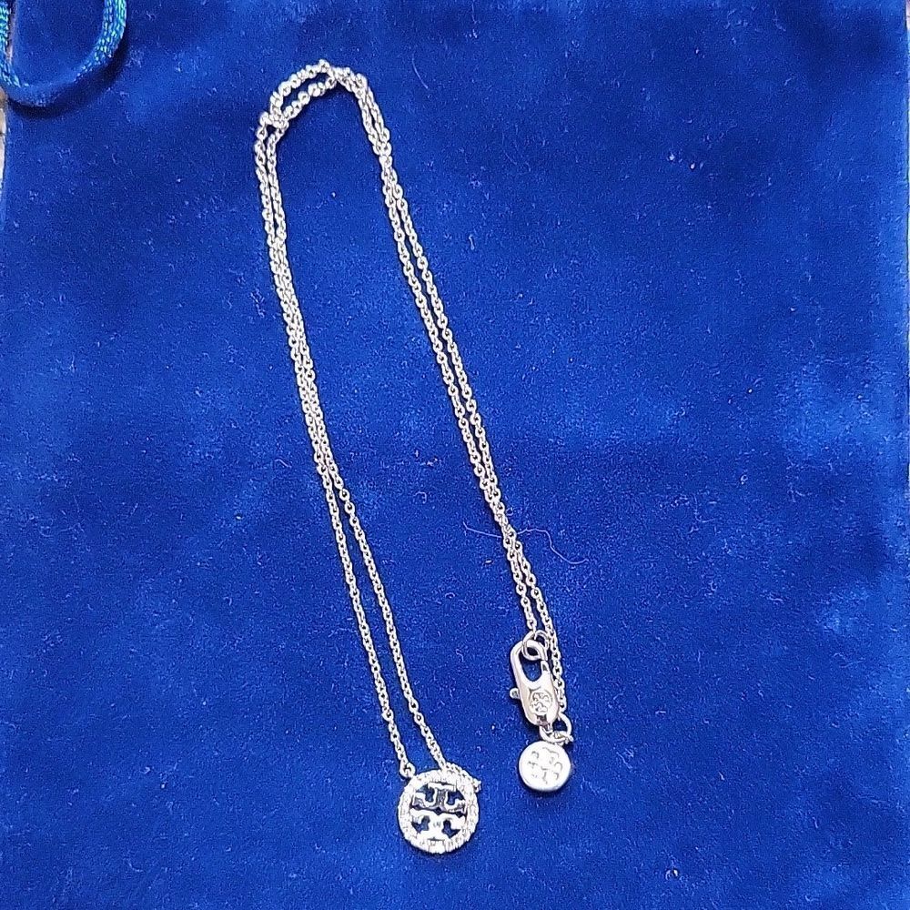 Tory Burch 16in necklace new silver
